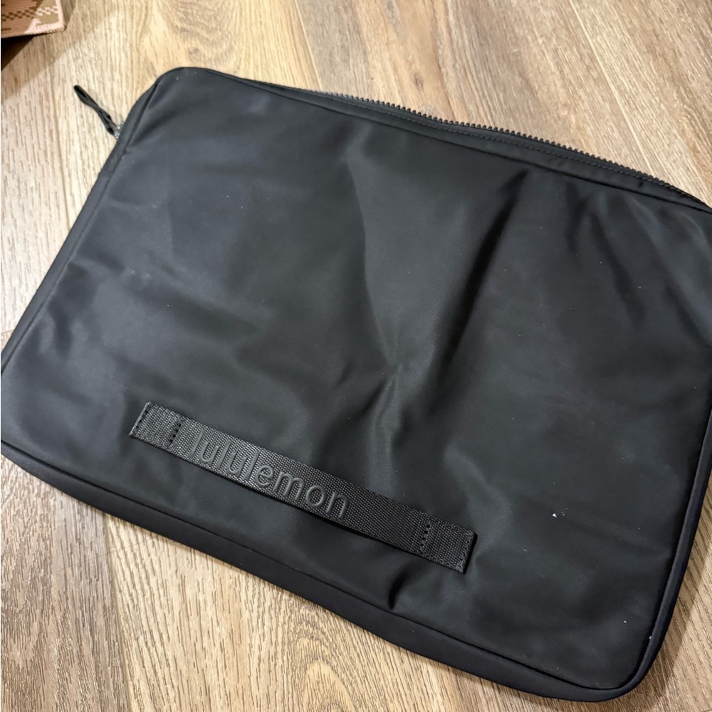 Lululemon Black Laptop Sleeve - Picture 2 of 2